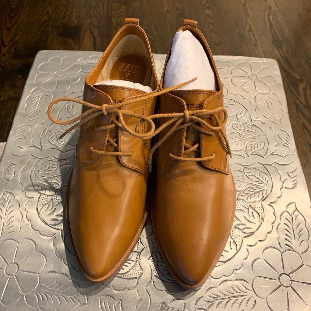 BRAND NEW -- REESE OXFORD - FRYE LACE UP SHOE